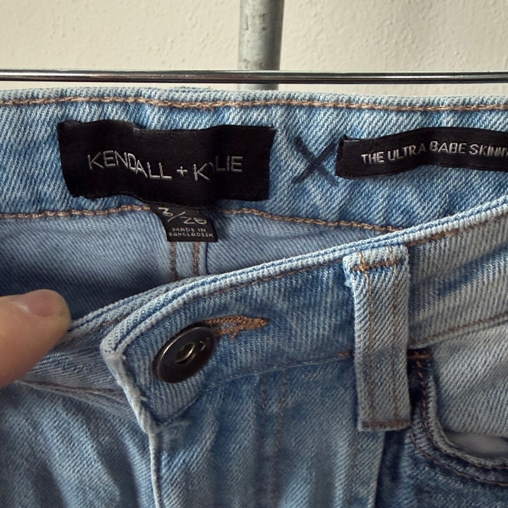 KENDALL + KYLIE Ultra Babe Skinny Jeans Size 3/26 - Picture 4 of 6